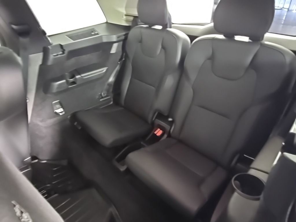 Certified 2023 Volvo XC90 B6 Plus w/ Protection Package Premier image 14