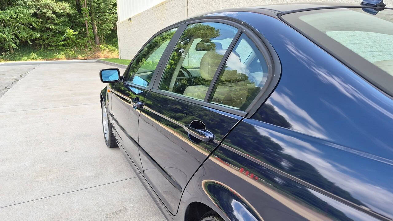Used 2004 BMW 325xi Sedan AWD/4WD image 18