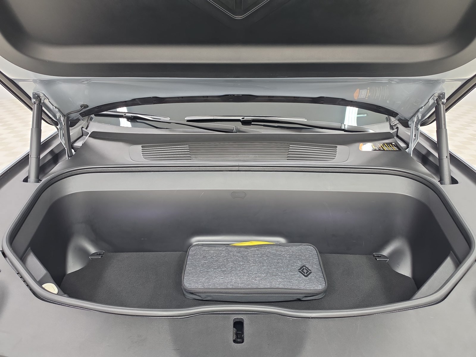 Used 2023 Rivian R1T Adventure Dual AWD/4WD image 14