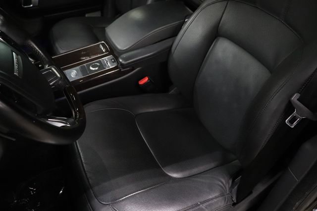 Used 2019 Land Rover Range Rover HSE AWD/4WD image 12