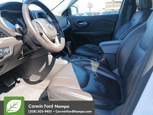 Used 2015 Jeep Cherokee Trailhawk AWD/4WD image 8