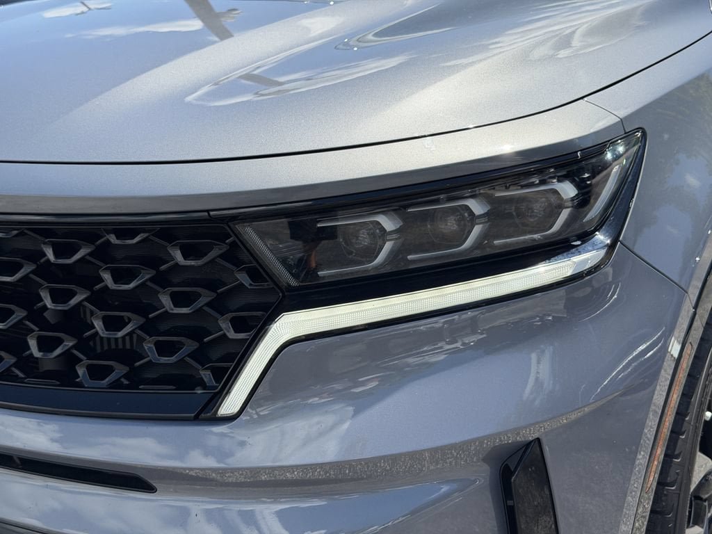 Certified 2023 Kia Sorento SX FWD image 10