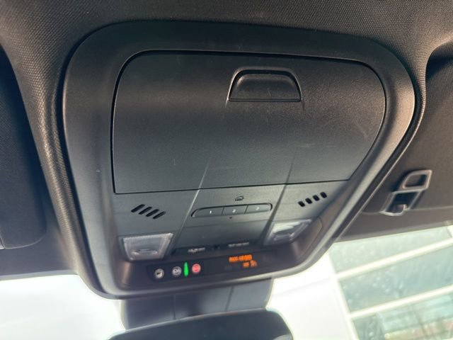 Used 2025 Cadillac XT4 Premium Luxury image 21