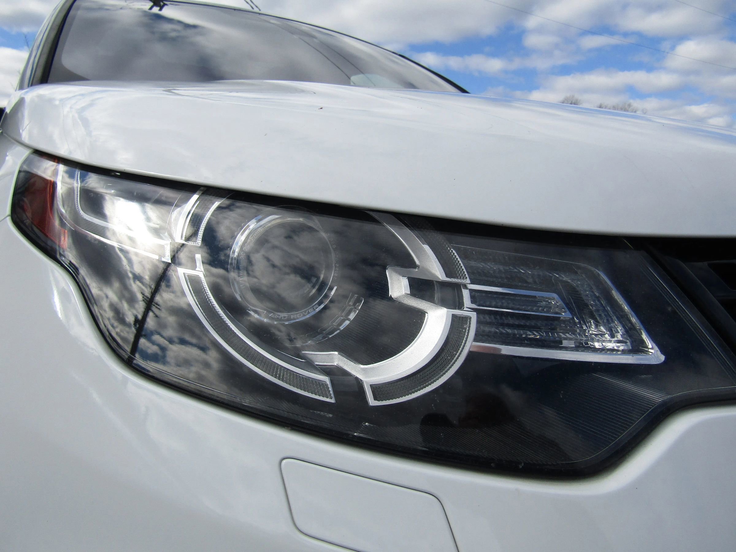 Used 2019 Land Rover Discovery Sport HSE image 13