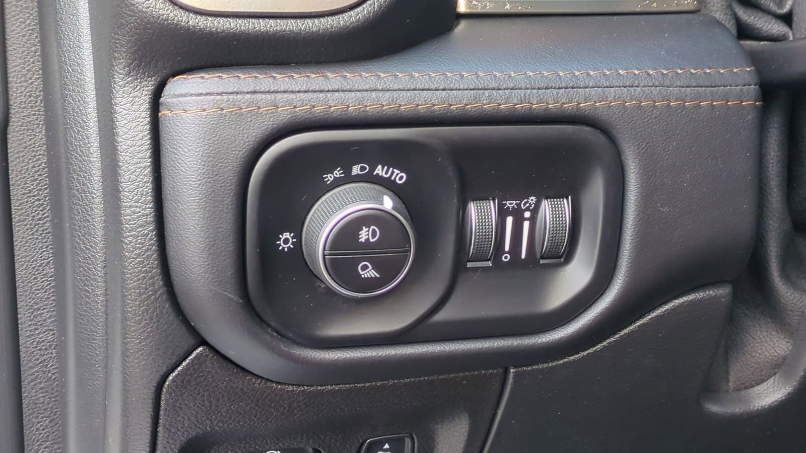 Used 2022 RAM 1500 Limited w/ Body-Colour Bumper Group image 18