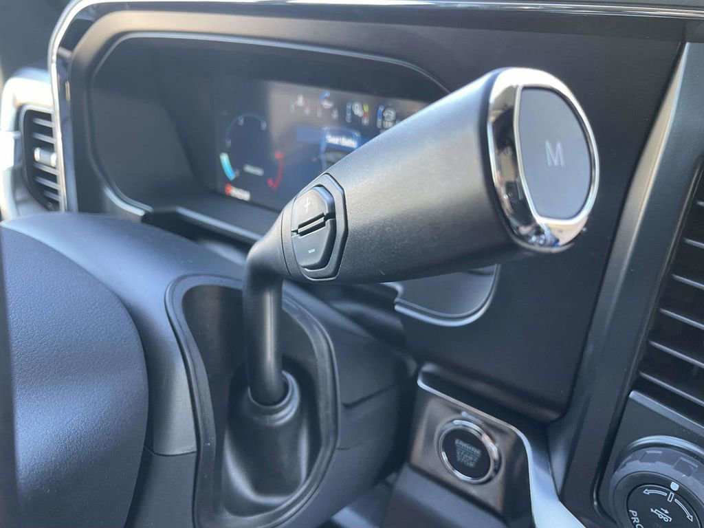 New 2026 Ford F350 Lariat w/ Black Appearance Package image 17