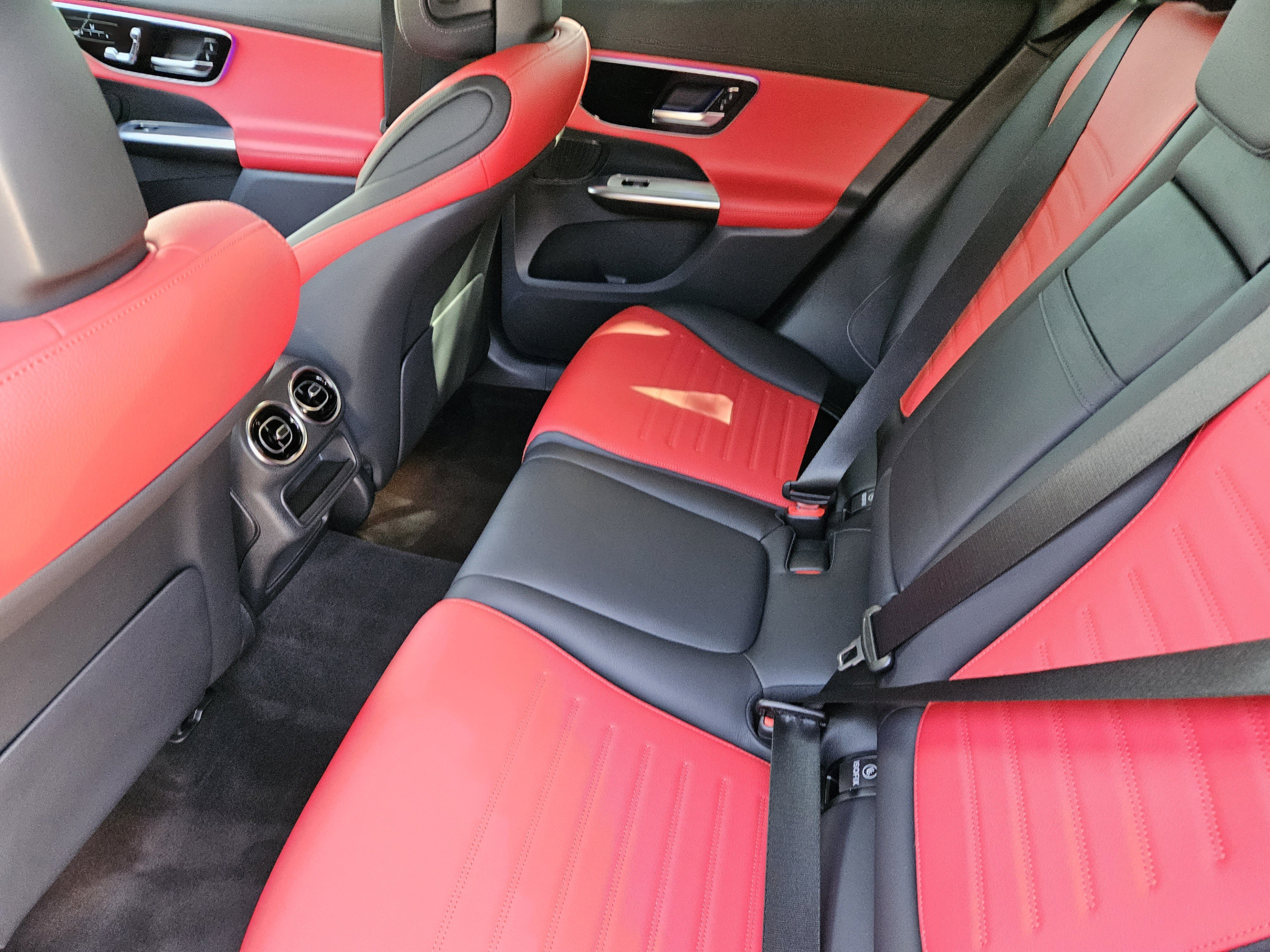 Used 2024 Mercedes-Benz GLC 43 AMG 4MATIC image 26