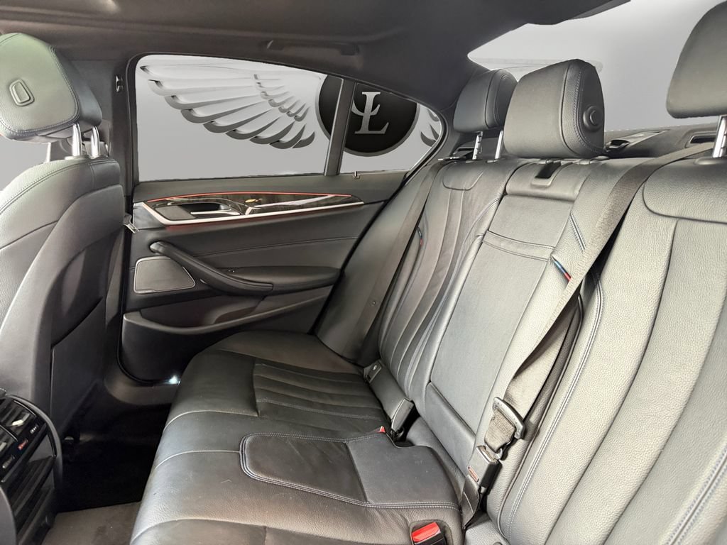 Used 2019 BMW 530i w/ M Sport Package RWD image 13