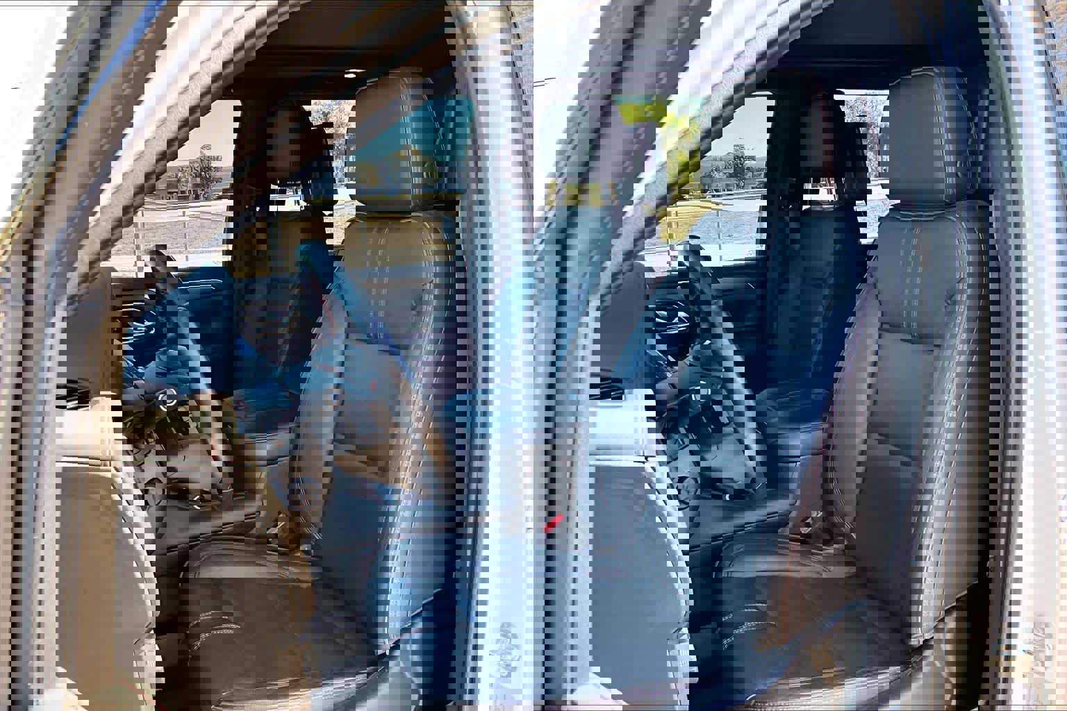 Used 2021 Chevrolet Suburban RST w/ Luxury Package image 8