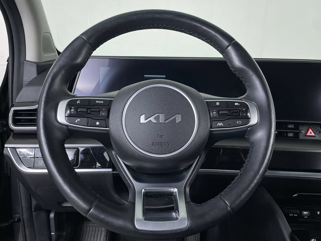 Used 2023 Kia Sportage EX AWD/4WD image 13