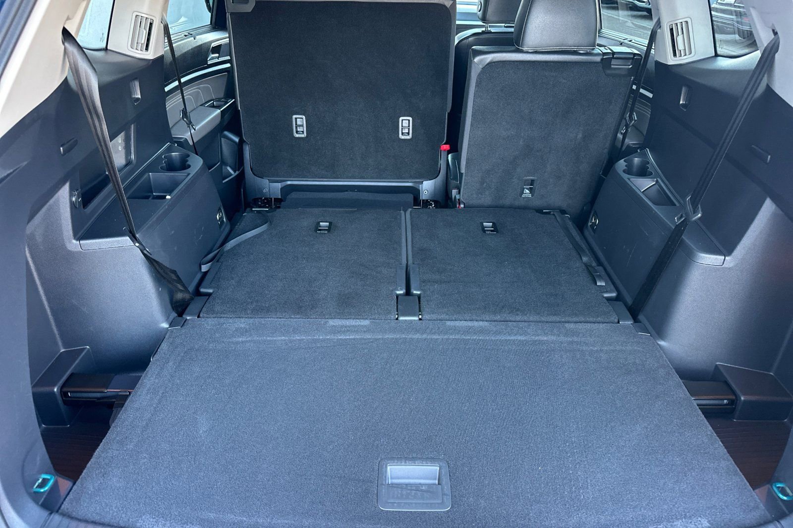 Used 2023 Volkswagen Atlas SE image 16