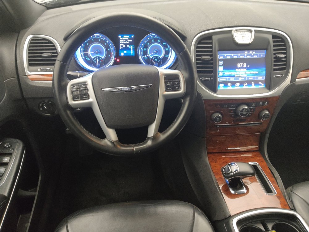 Used 2014 Chrysler 300 image 22