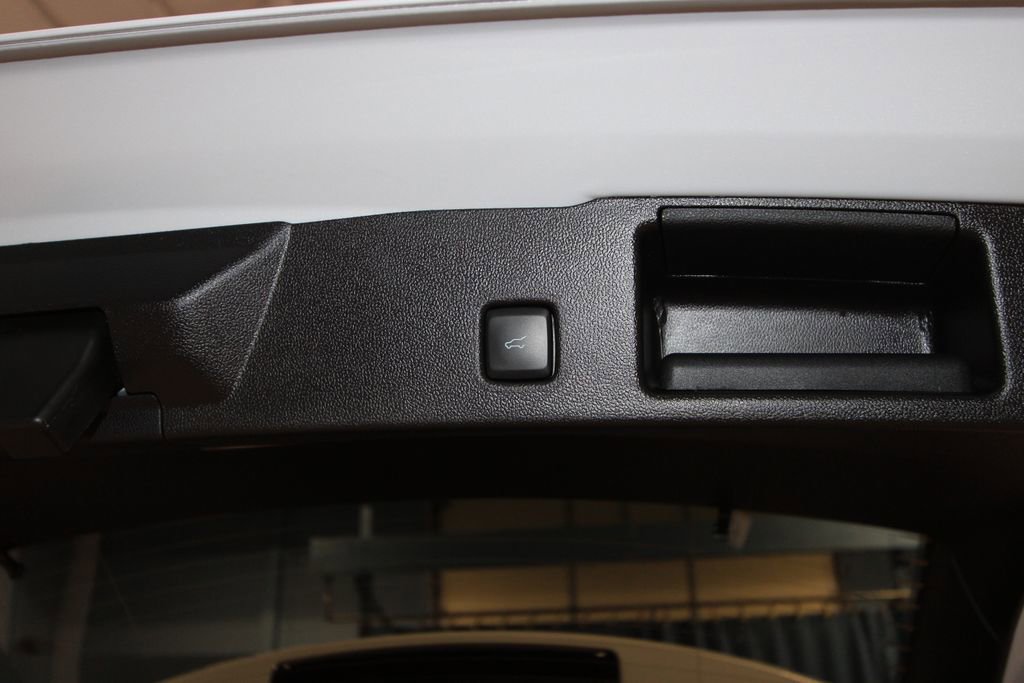 Used 2025 Ford Escape SE image 34