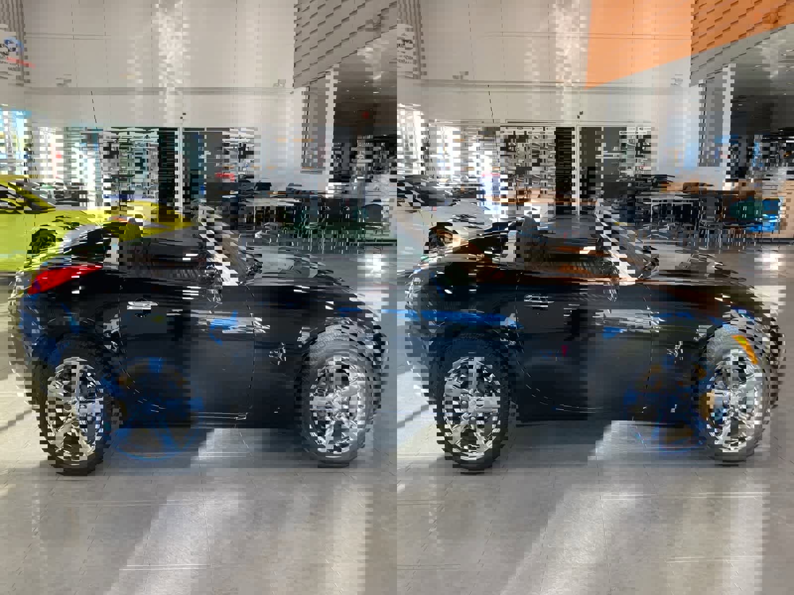 Used 2007 Pontiac Solstice Convertible w/ Premium Package image 4