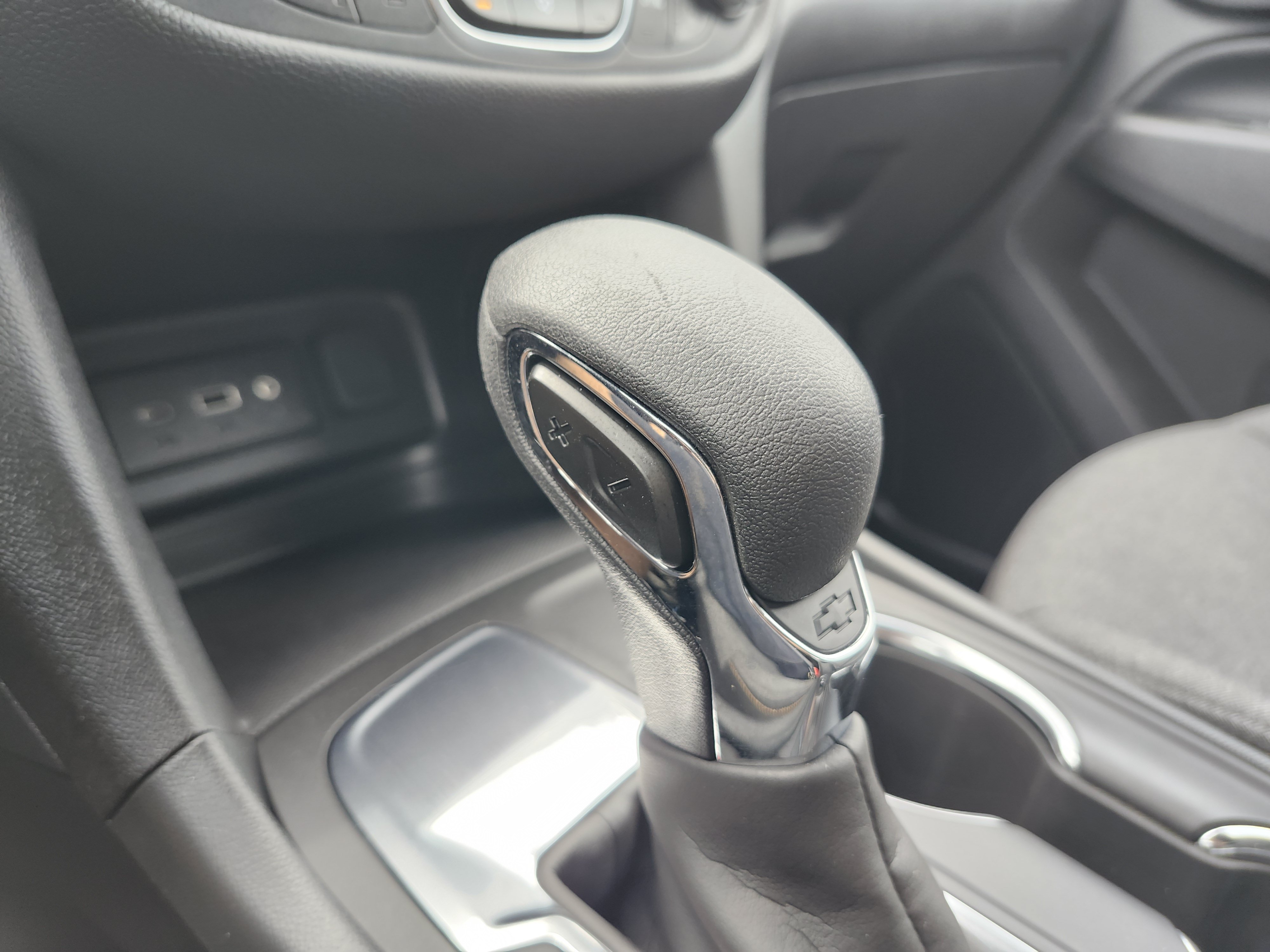 Used 2024 Chevrolet Equinox LT FWD image 10