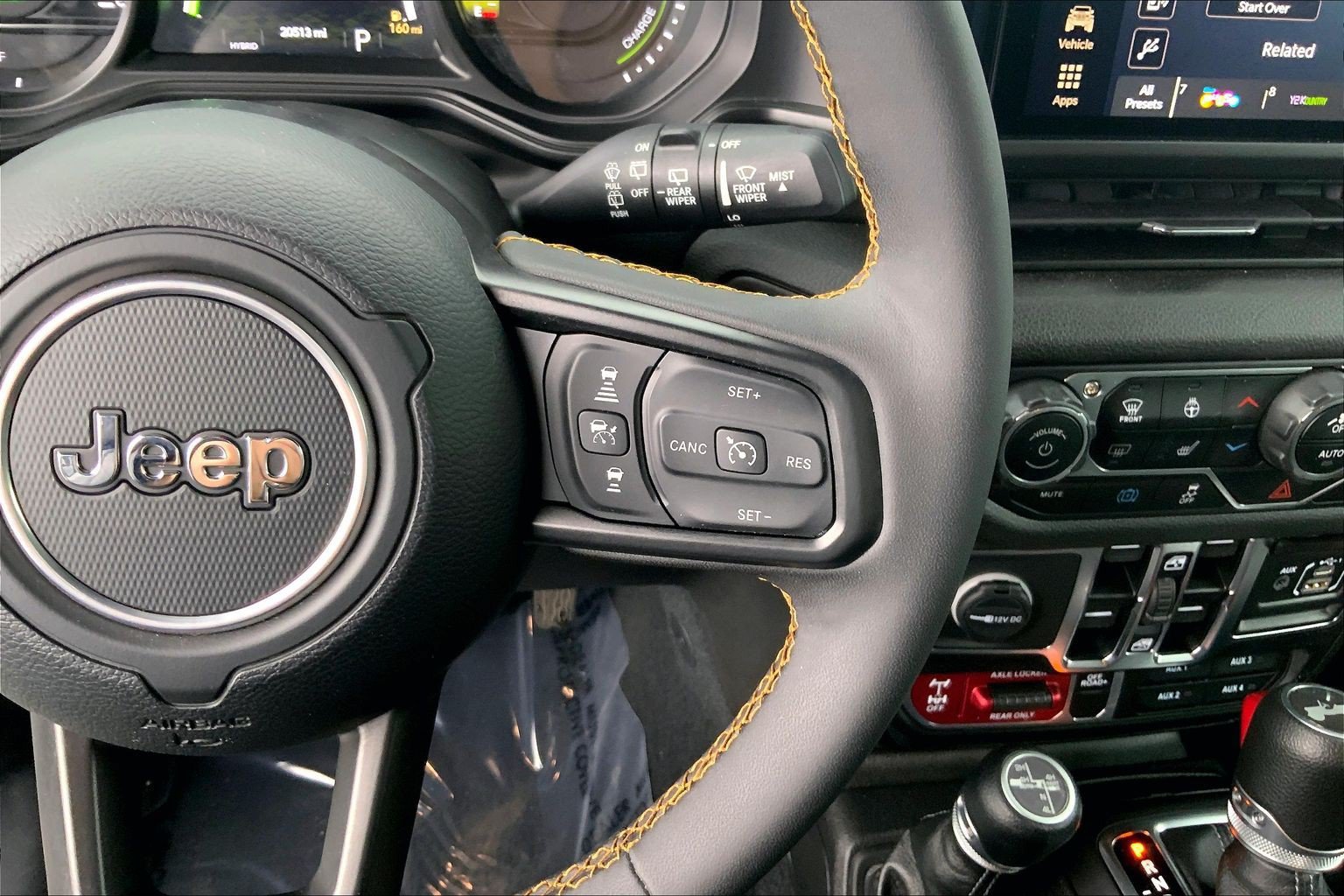 Certified 2024 Jeep Wrangler Unlimited AWD/4WD image 24