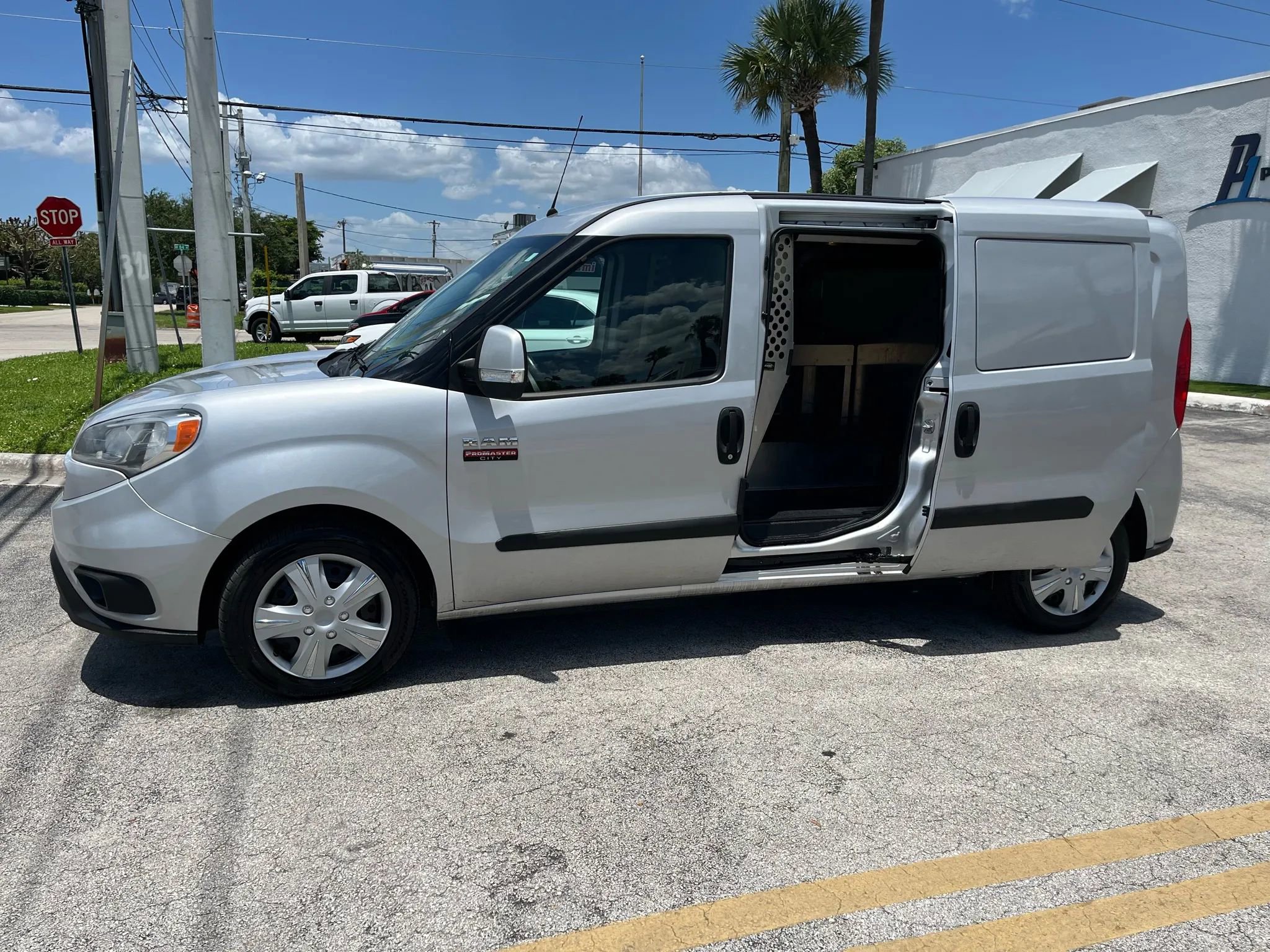 Used 2019 RAM ProMaster City Tradesman SLT image 11