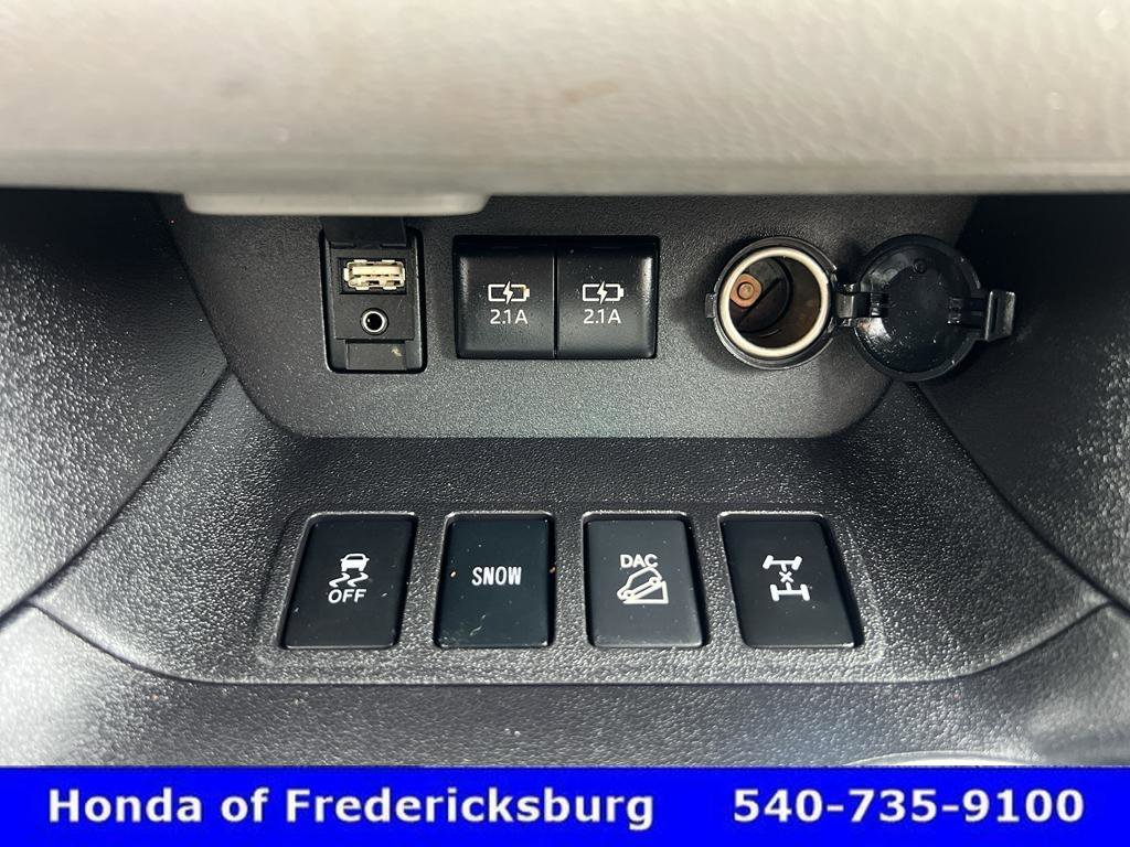 Used 2018 Toyota Highlander XLE image 25