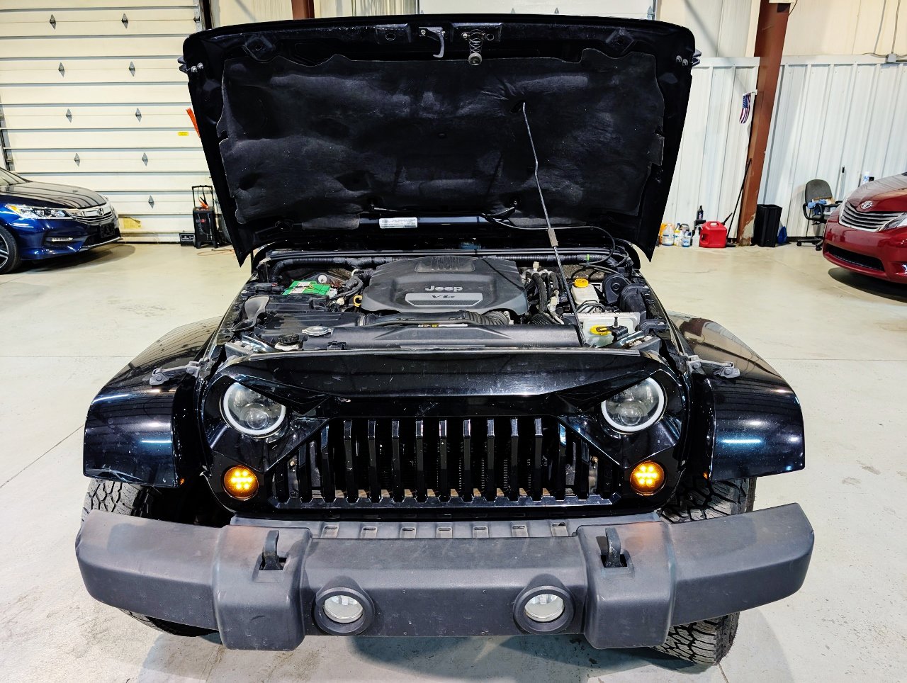 Used 2015 Jeep Wrangler Unlimited Sahara w/ Dual Top Group image 45