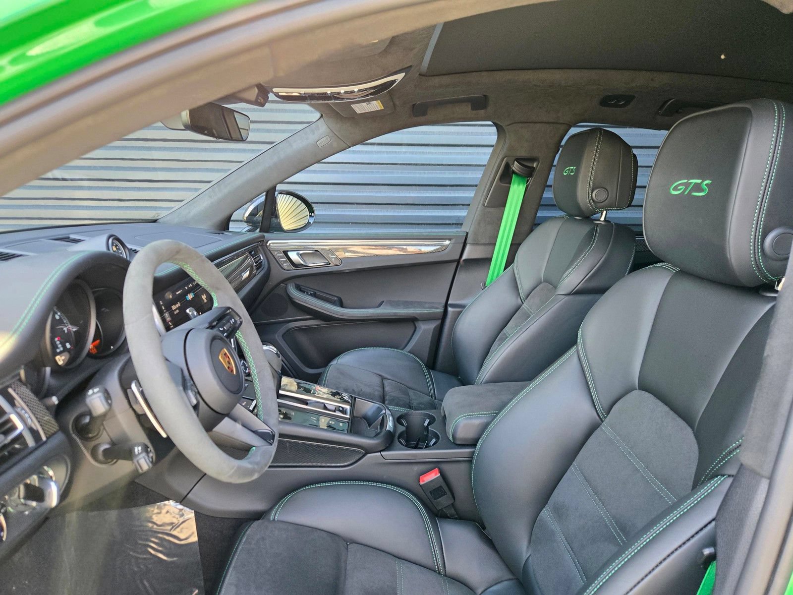 Certified 2026 Porsche Macan GTS AWD/4WD image 26