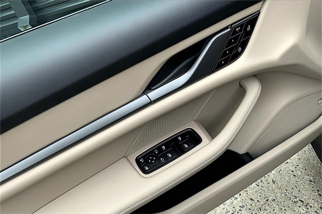 New 2025 Porsche Taycan image 27