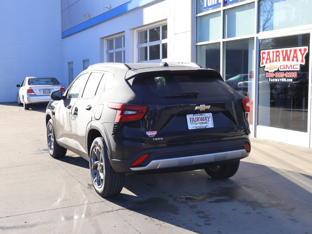 New 2026 Chevrolet Trax LT w/ Driver Confidence Package FWD image 8