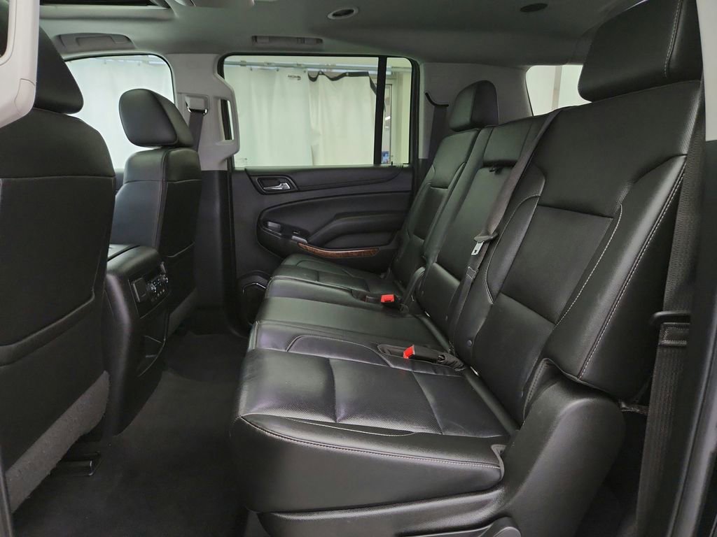 Used 2019 Chevrolet Suburban Premier image 32