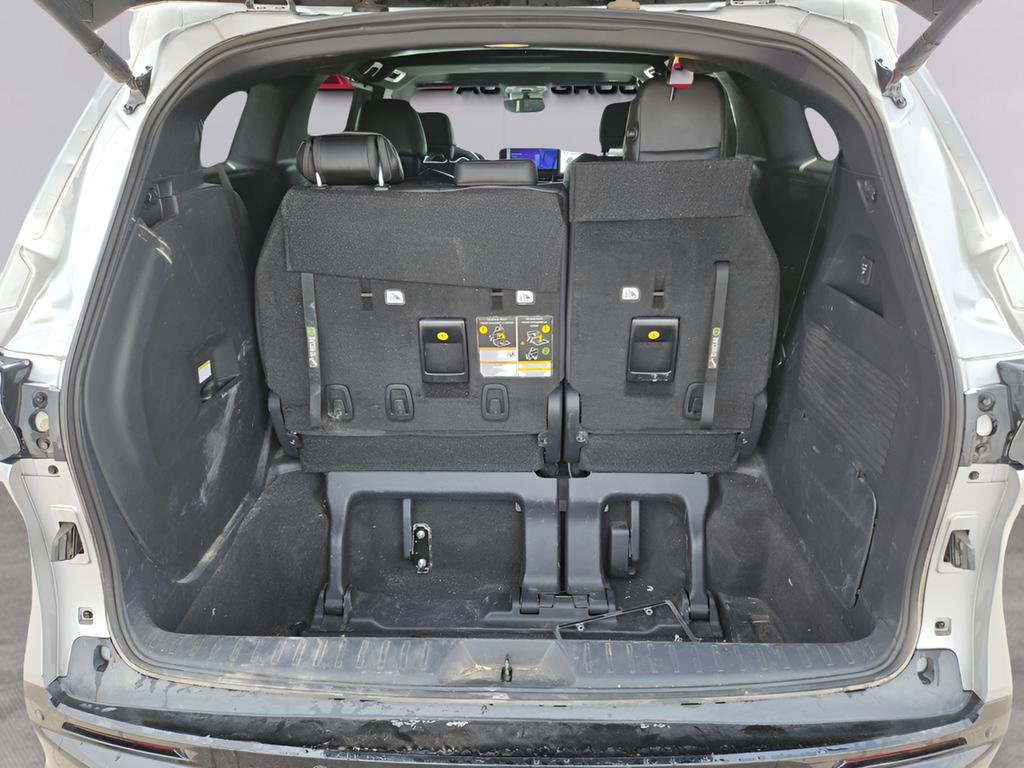 Used 2025 Toyota Sienna XSE w/ XSE Premium Package AWD/4WD image 32