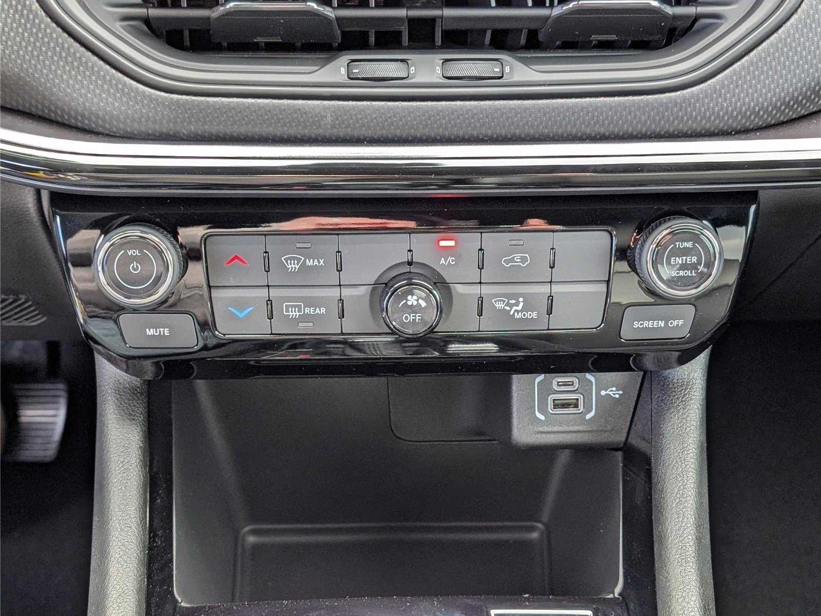 New 2026 Jeep Compass Latitude AWD/4WD image 20