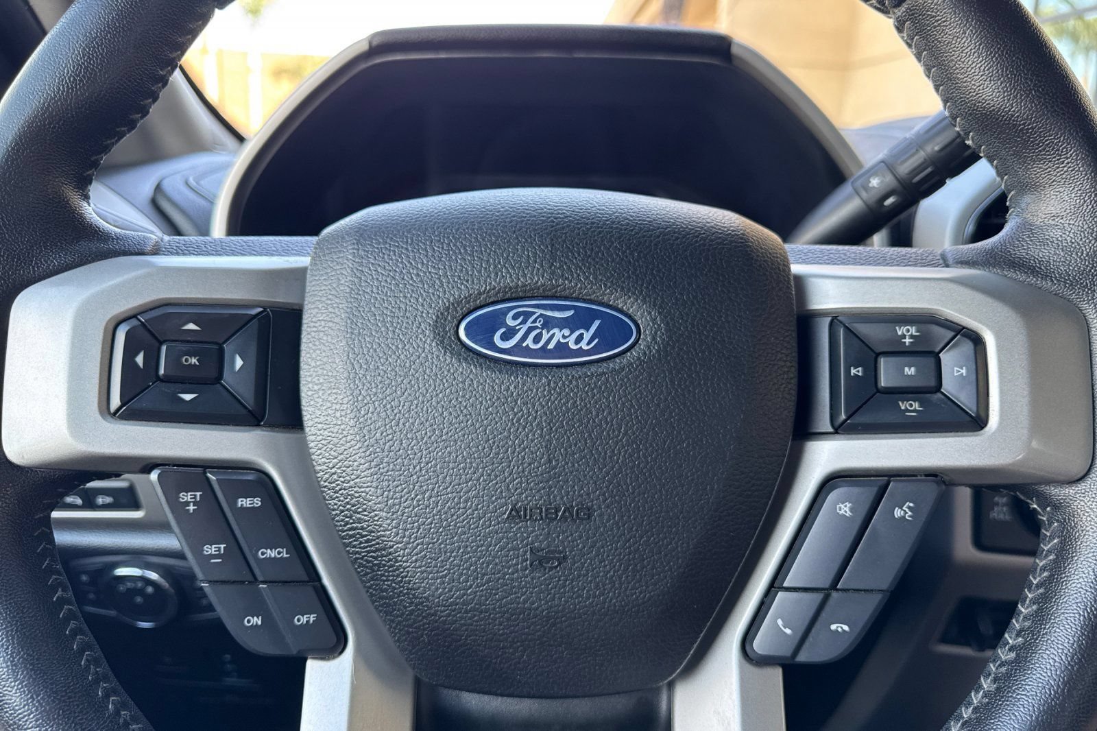 Used 2019 Ford F250 Lariat w/ Lariat Ultimate Package AWD/4WD image 23