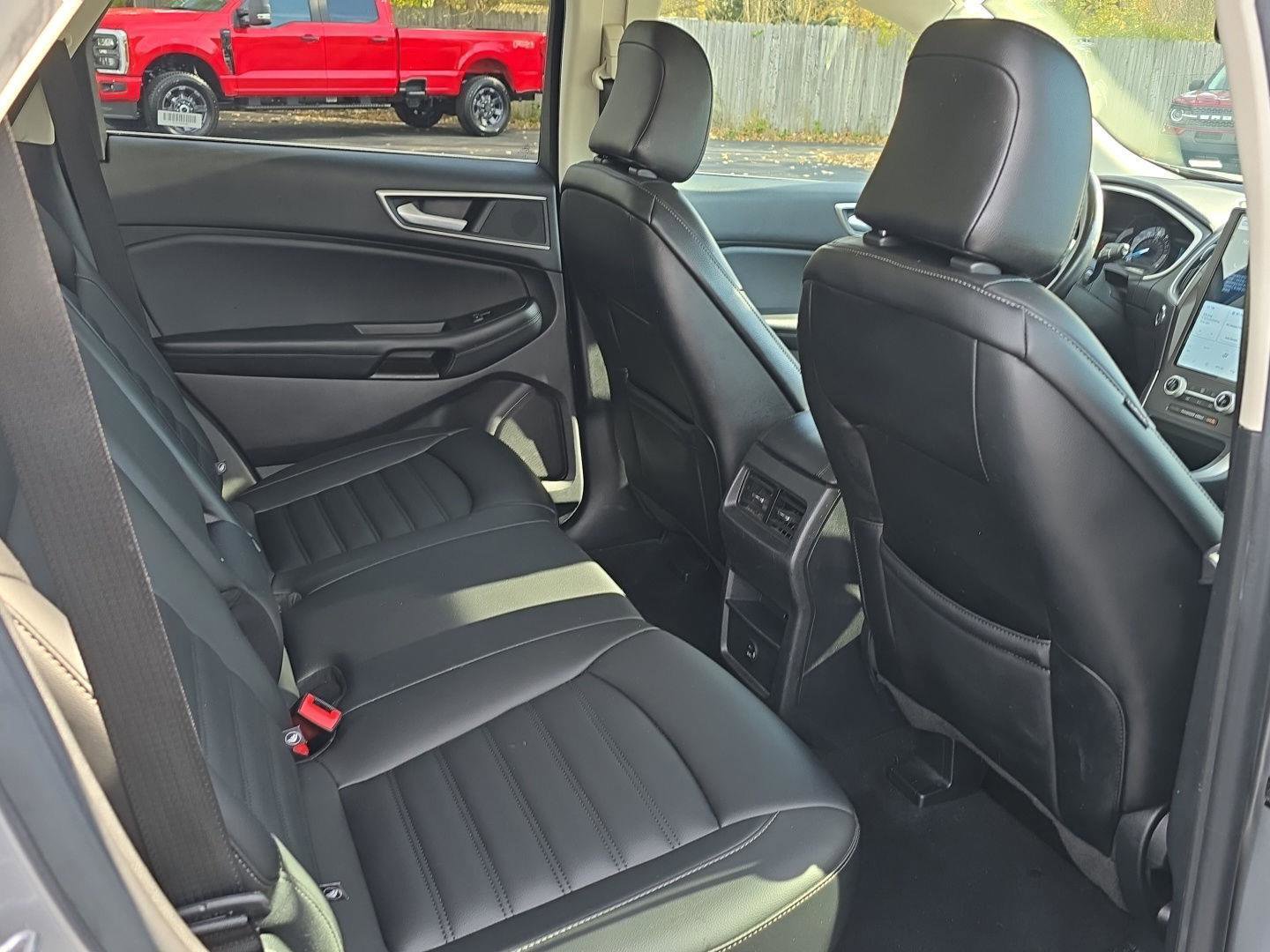 Used 2021 Ford Edge SEL image 29