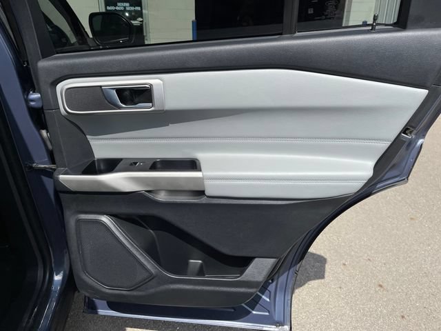 Used 2021 Ford Explorer XLT w/ Equipment Group 202A AWD/4WD image 39