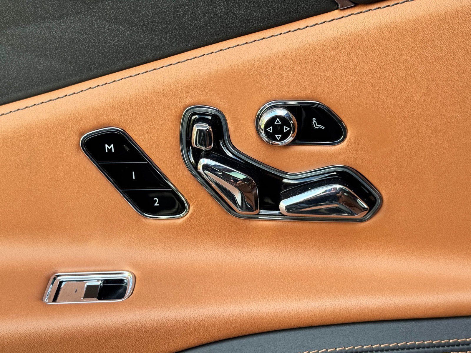 Used 2023 Bentley Flying Spur Azure AWD/4WD image 46