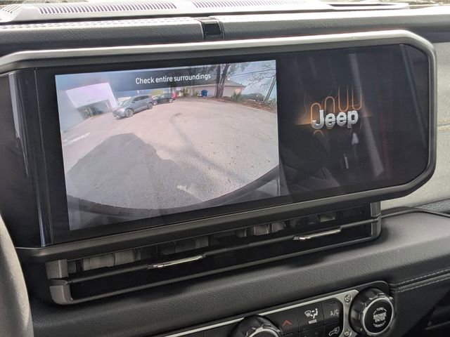 Used 2024 Jeep Wrangler Unlimited Sahara image 26
