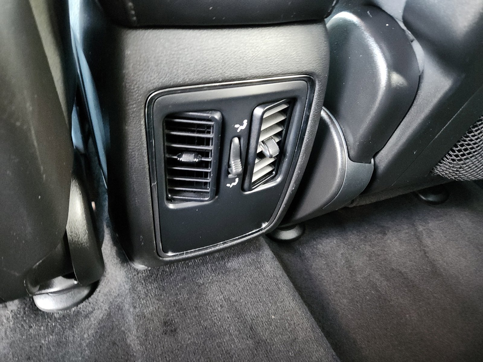 Used 2014 Jeep Grand Cherokee Laredo w/ Quick Order Package 23E image 32