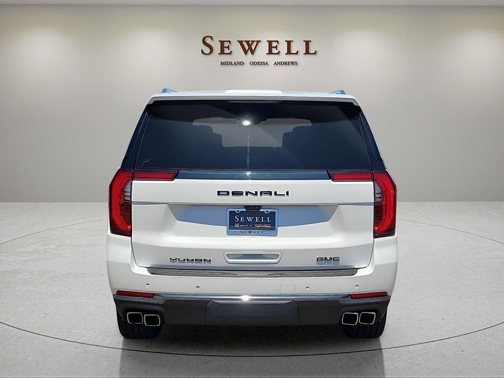 Used 2025 GMC Yukon XL Denali Ultimate AWD/4WD image 4