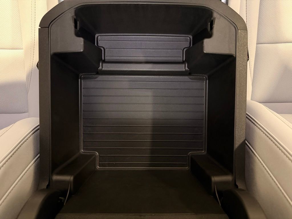 Used 2025 Chevrolet Suburban Premier image 26