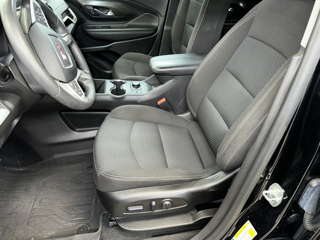 Certified 2022 GMC Terrain SLE w/ Driver Convenience Package image 2