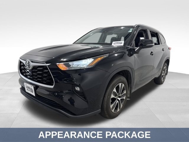 Used 2020 Toyota Highlander XLE AWD/4WD image 4