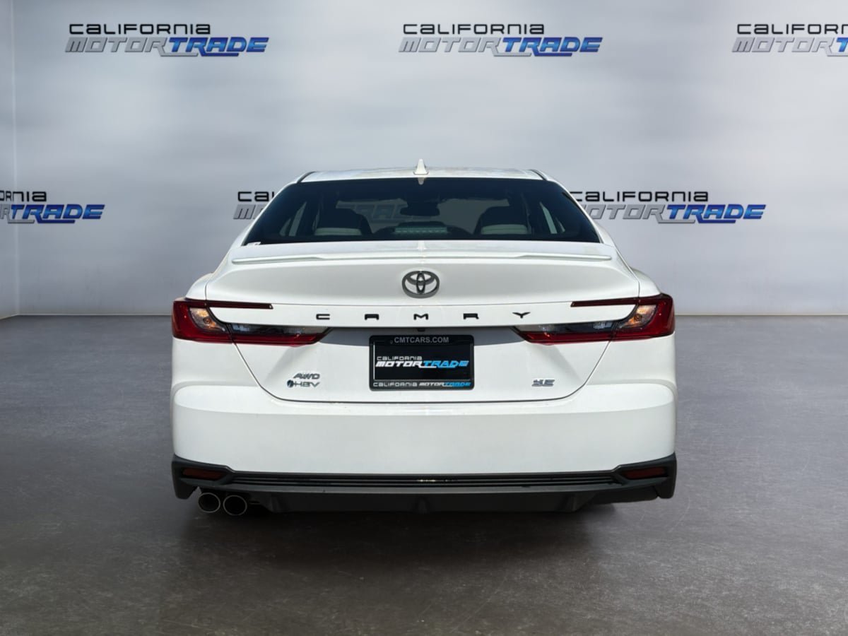 Used 2025 Toyota Camry SE AWD/4WD image 6