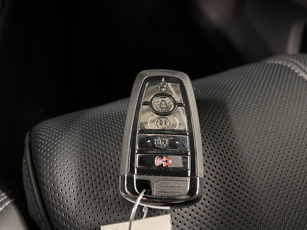 Used 2025 Lincoln Navigator Reserve w/ Jet Appearance Package image 49