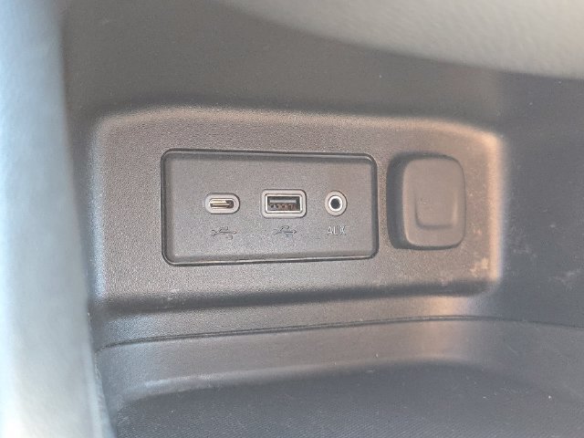 Used 2020 Chevrolet Equinox LT w/ Driver Convenience Package FWD image 30