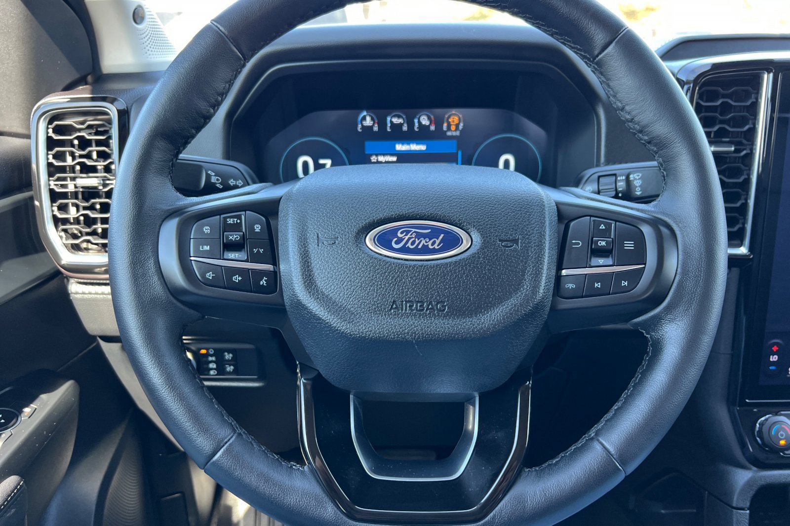 Certified 2025 Ford Ranger Lariat w/ FX4 Off-Road Package AWD/4WD image 25