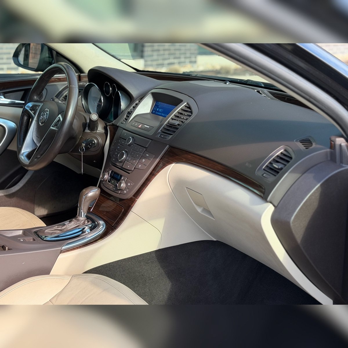 Used 2011 Buick Regal CXL FWD image 9