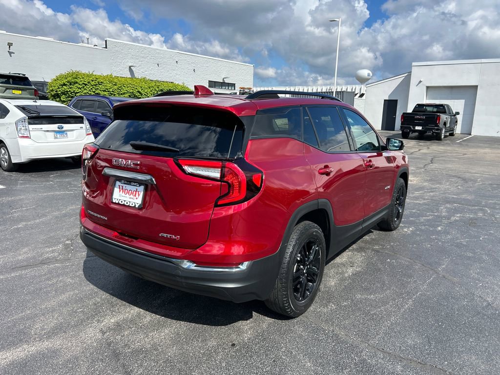 Used 2023 GMC Terrain AT4 AWD/4WD image 10