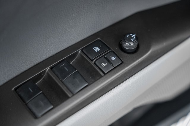 Used 2023 Toyota Camry SE image 31