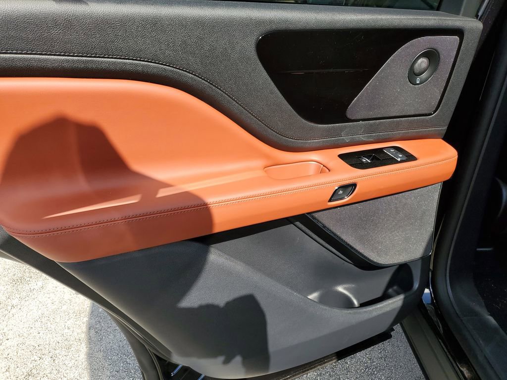 New 2025 Lincoln Aviator Reserve RWD image 9