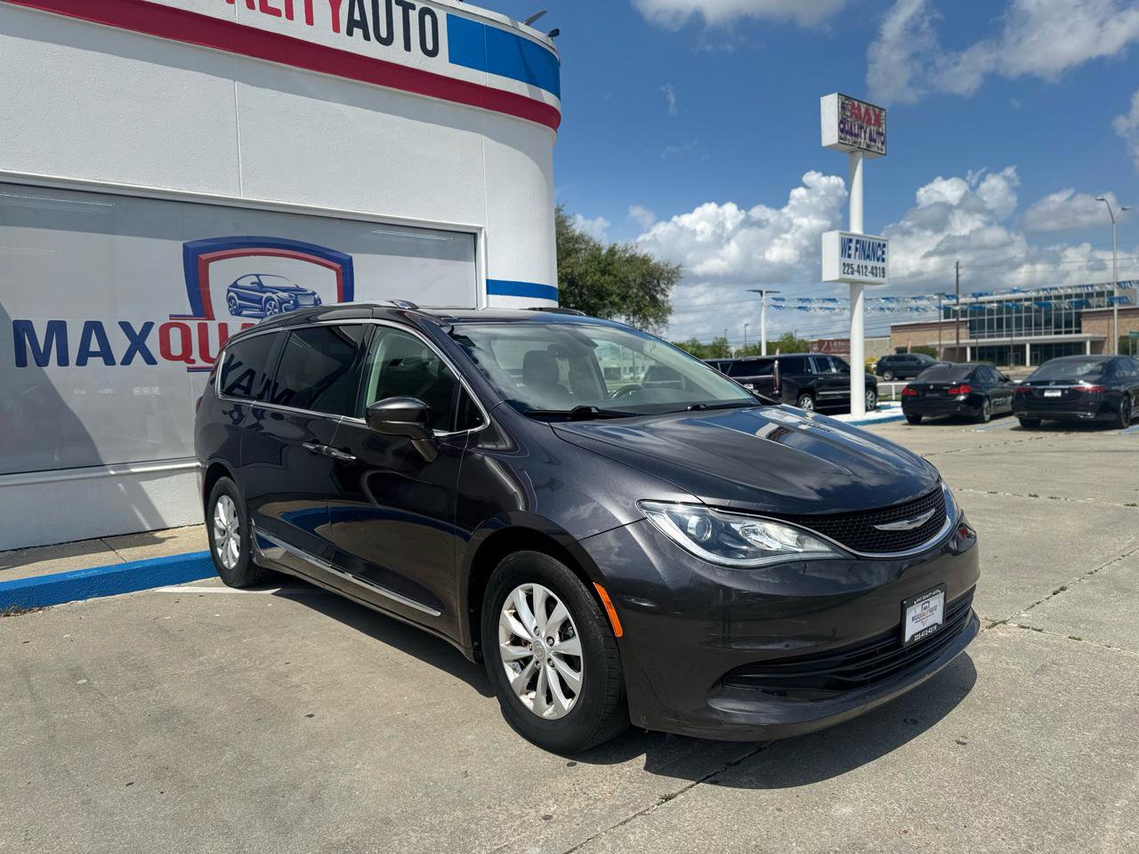 Used 2019 Chrysler Pacifica Touring-L image 12