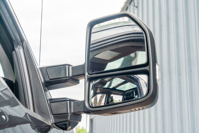 Used 2017 Ford F250 Lariat w/ Lariat Ultimate Package AWD/4WD image 13