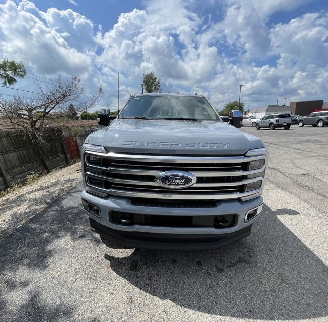 New 2025 Ford F350 Platinum w/ Platinum Plus Package image 2